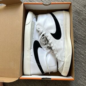 Nike Blazer Mid 77 Vintage (Size 15)